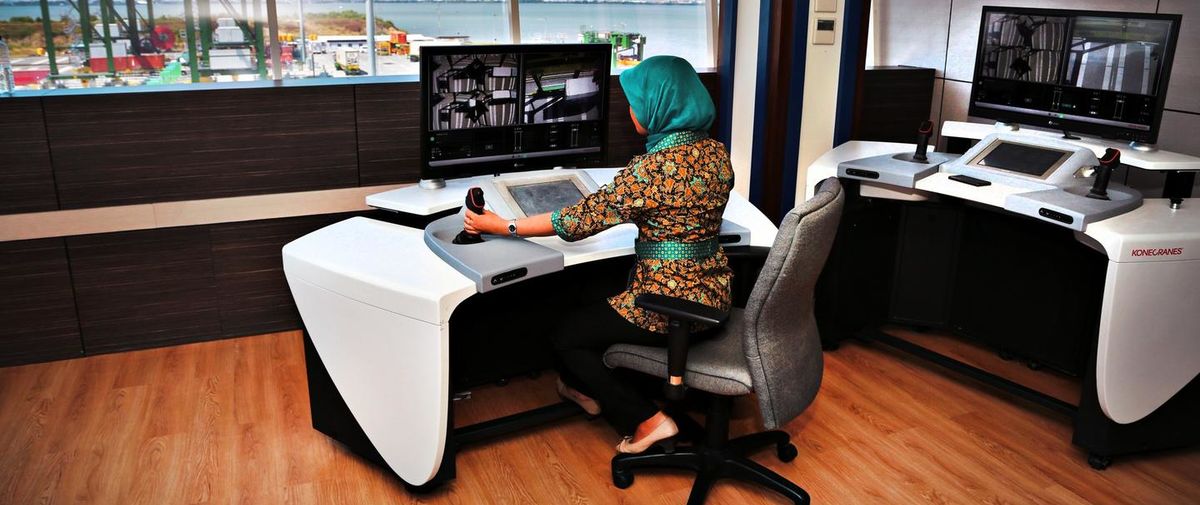 NEXT GENERATION AUTOMATED CONTAINER HANDLING image